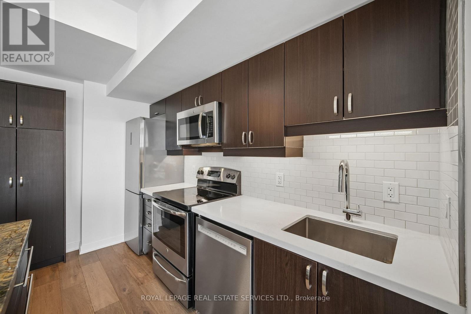 906 - 11 Superior Avenue, Toronto, Ontario  M8V 0A7 - Photo 5 - W13106184