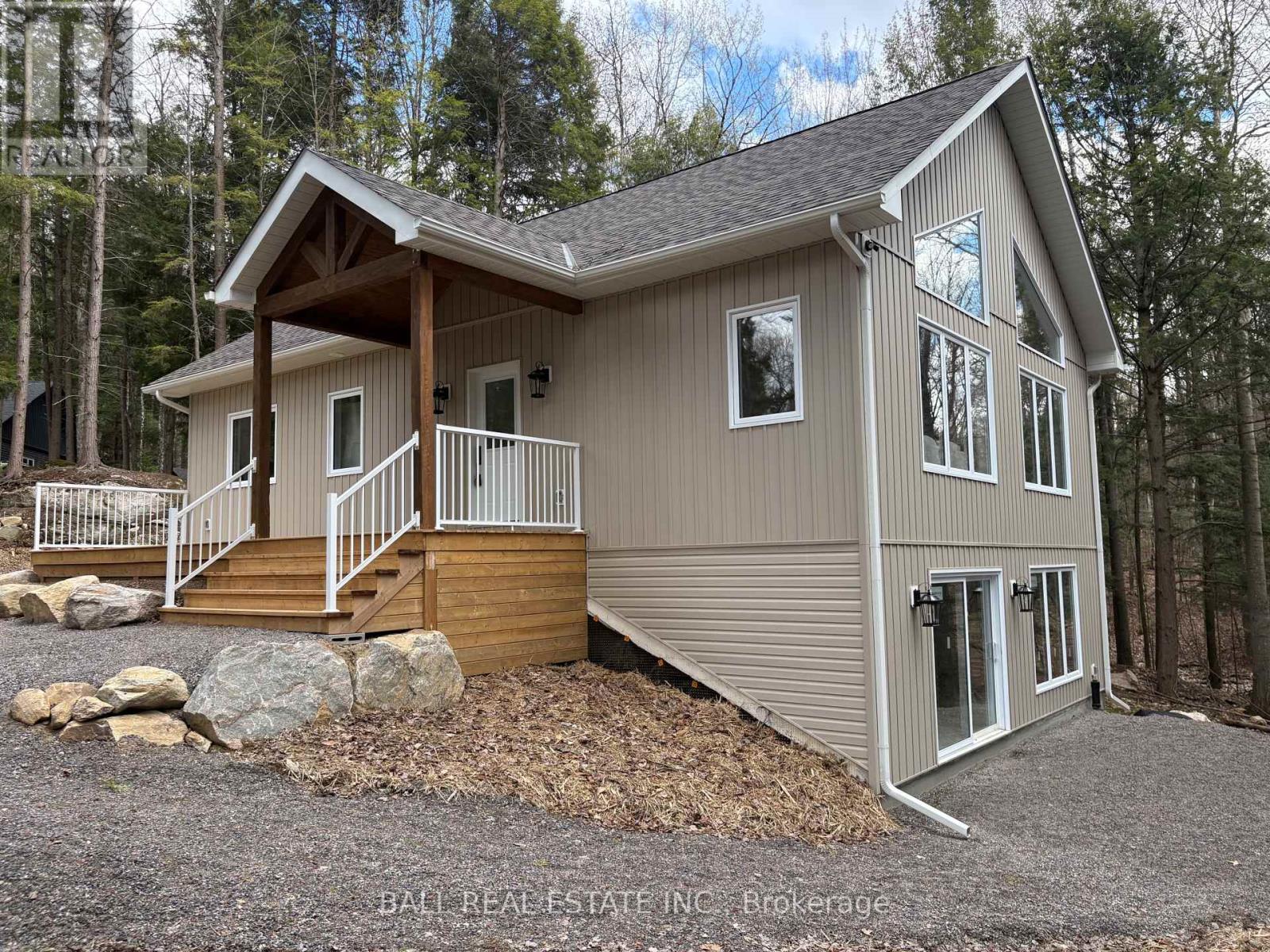 180 Lakeview Street, Dysart Et Al, Ontario  K0M 1S0 - Photo 1 - X12763098