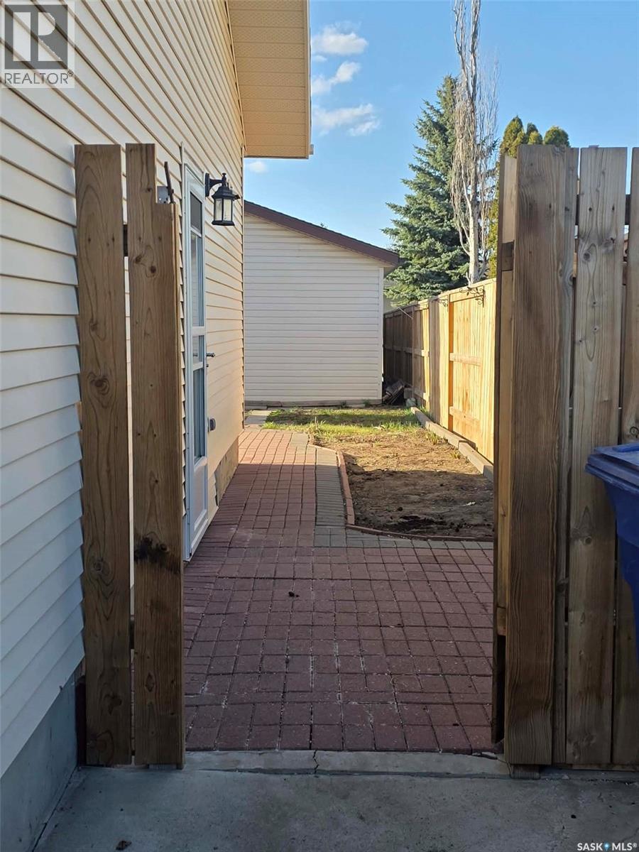 3918 Centennial Drive, Saskatoon, Saskatchewan  S7L 5L1 - Photo 24 - SK035467