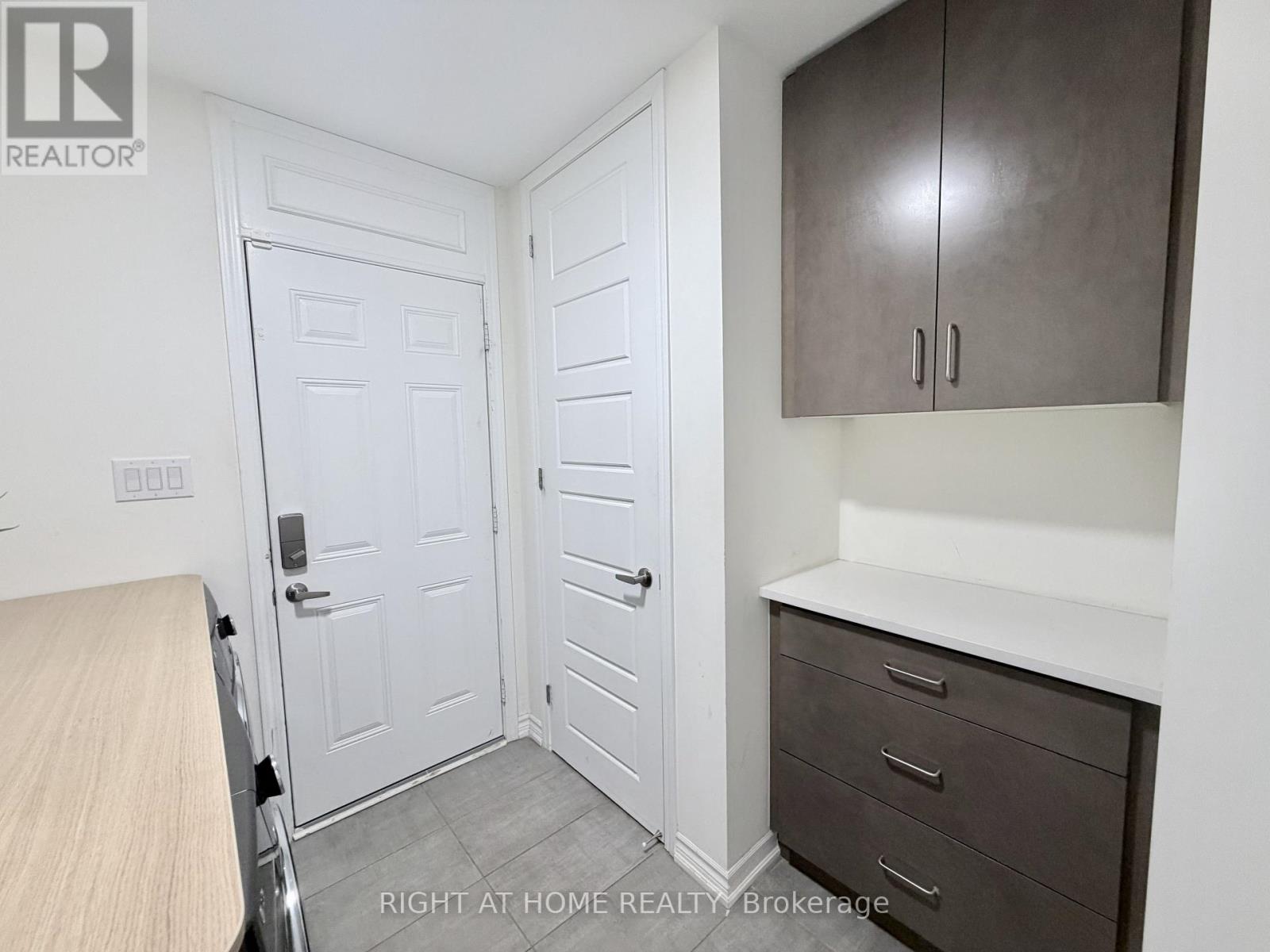 21 - 1222 Rose Way, Milton, Ontario  L9E 1P2 - Photo 45 - W12987392