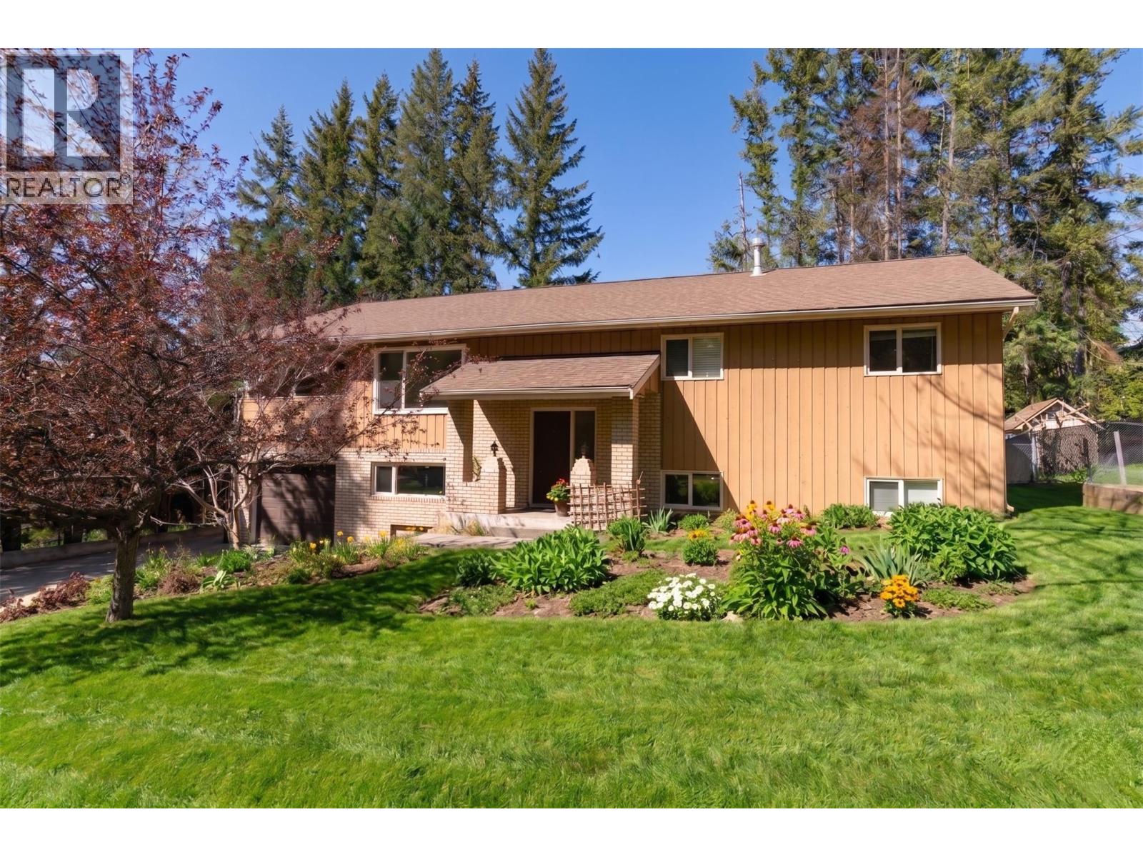 1801 15 Avenue SE, Salmon Arm, British Columbia