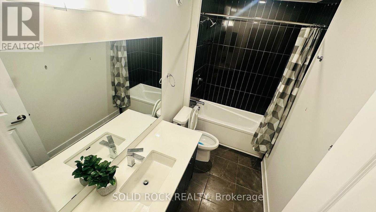 135 Rockmelon Street, Ottawa, Ontario  K1X 0K3 - Photo 4 - X13106242