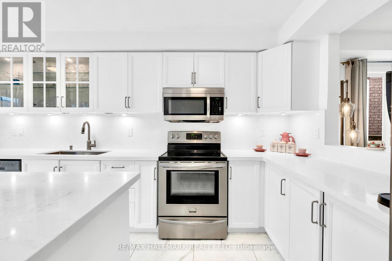 78 Sunridge Street, Richmond Hill, Ontario  L4E 3Z3 - Photo 6 - N12957818