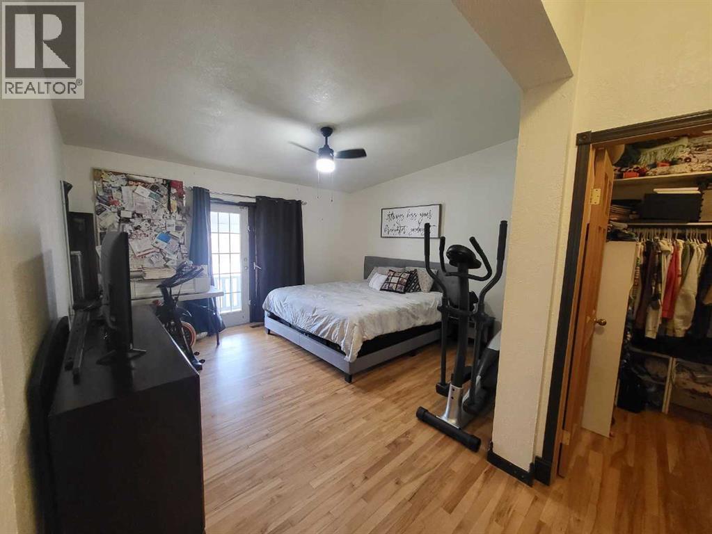 422 7th Avenue, Beaverlodge, Alberta  T0H 0C0 - Photo 18 - A2309514
