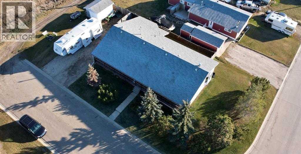422 7th Avenue, Beaverlodge, Alberta  T0H 0C0 - Photo 2 - A2309514