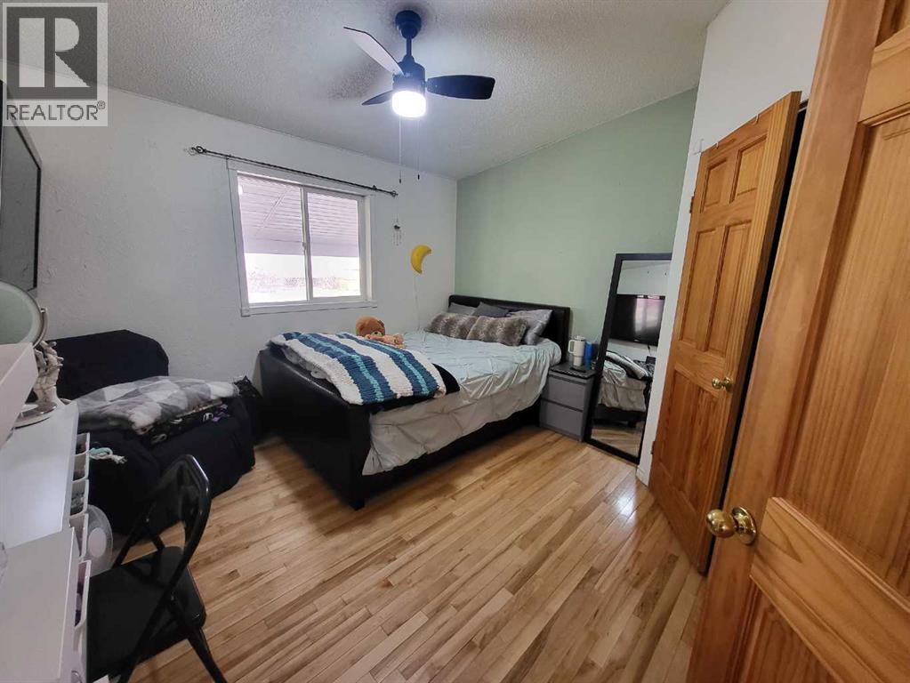 422 7th Avenue, Beaverlodge, Alberta  T0H 0C0 - Photo 21 - A2309514