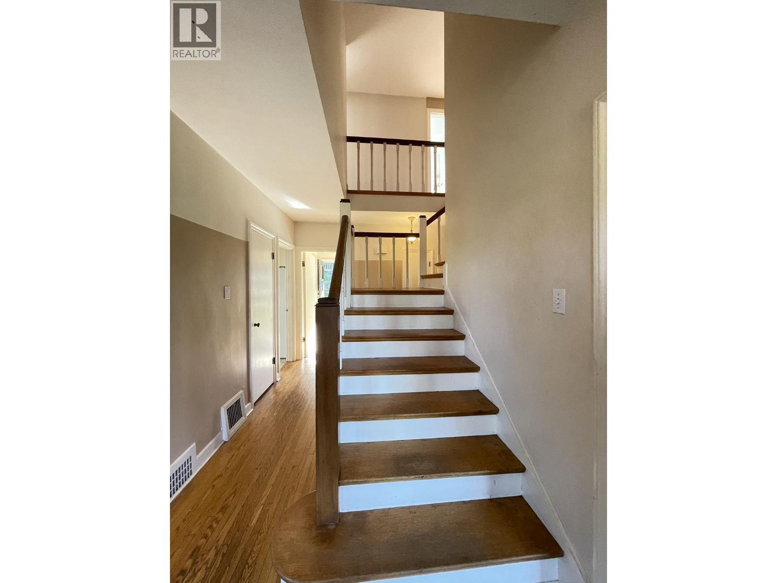 4679 Puget Drive, Vancouver, British Columbia  V6L 2V9 - Photo 12 - R3121467