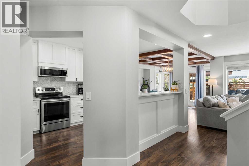 200 Douglas Ridge Circle Se, Calgary, Alberta  T2Z 3C4 - Photo 5 - A2306279