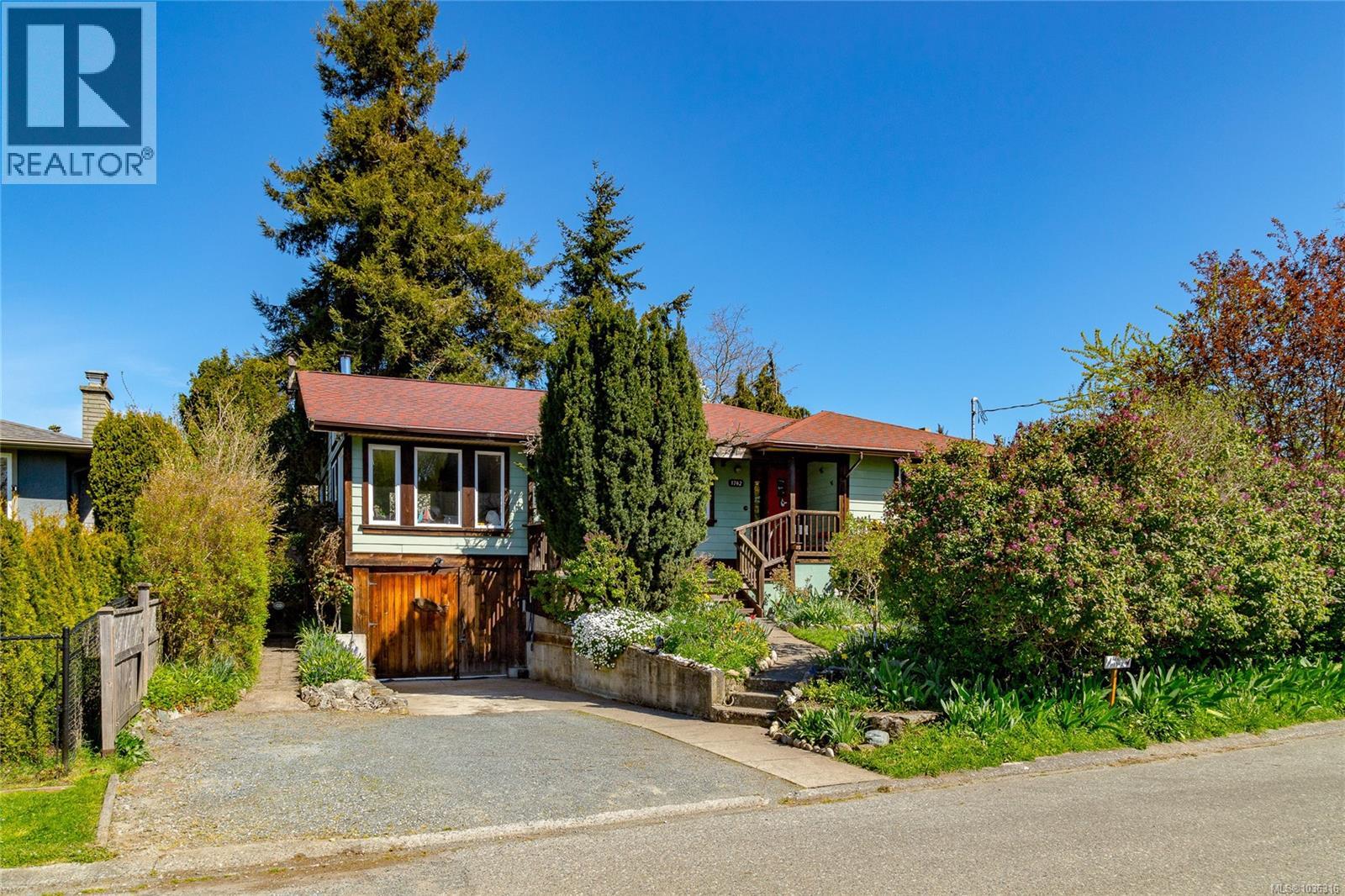 1742 Christmas Ave, Saanich, British Columbia