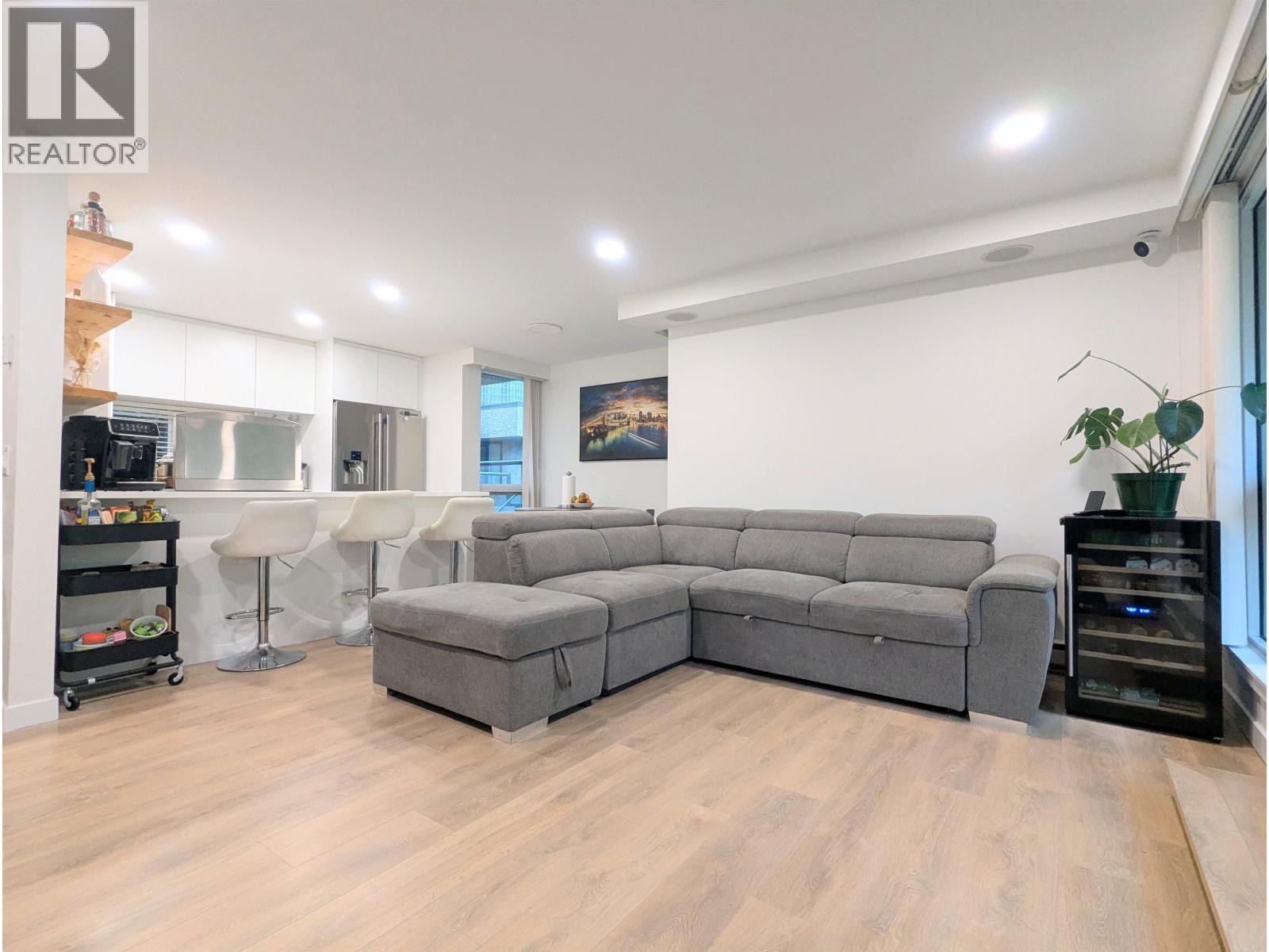 T6903 3980 Carrigan Court, Burnaby, British Columbia  V3N 4S6 - Photo 3 - R3121480