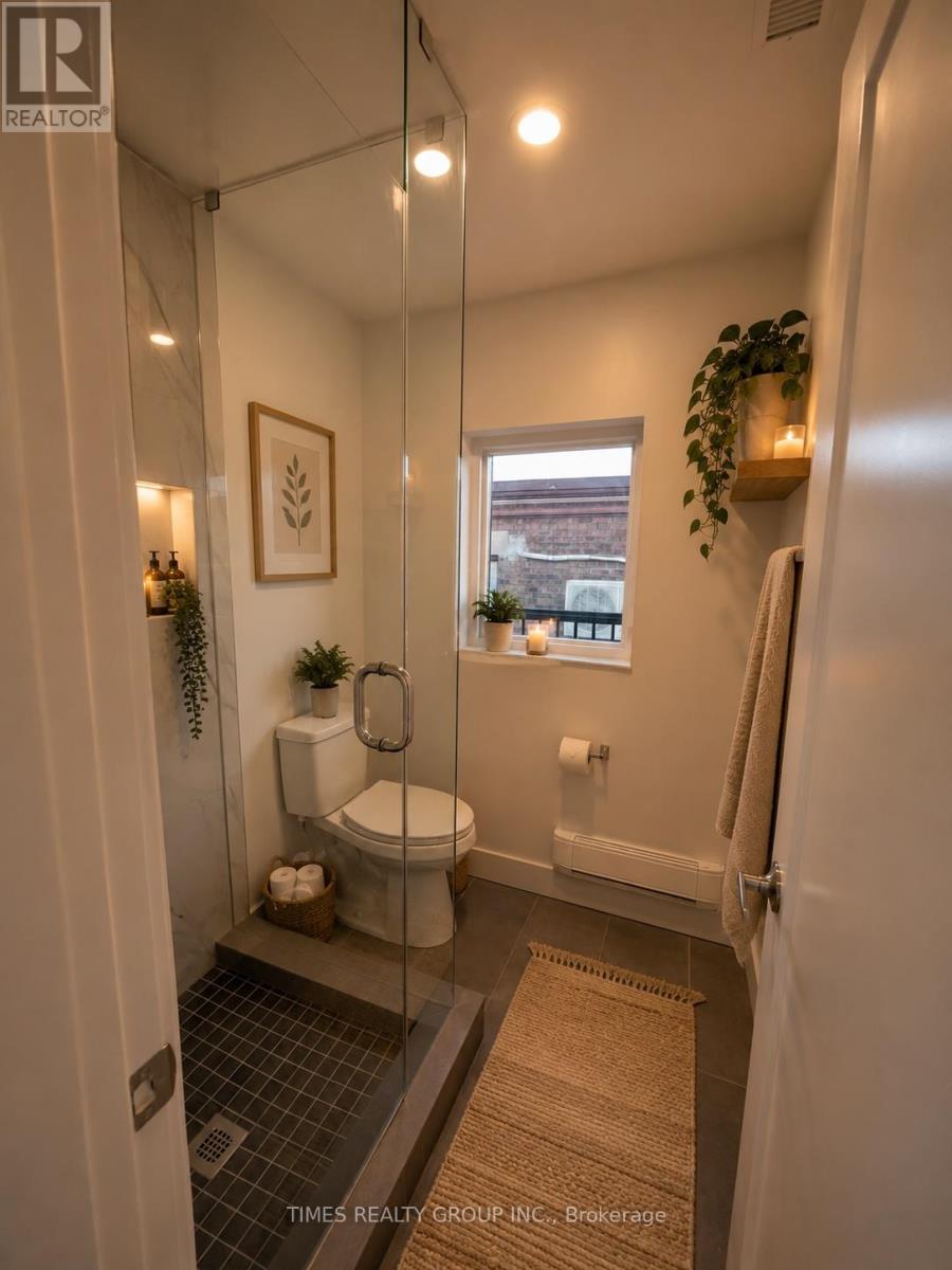 3 - 137 Curzon Street, Toronto, Ontario  M4M 3B6 - Photo 4 - E13106292