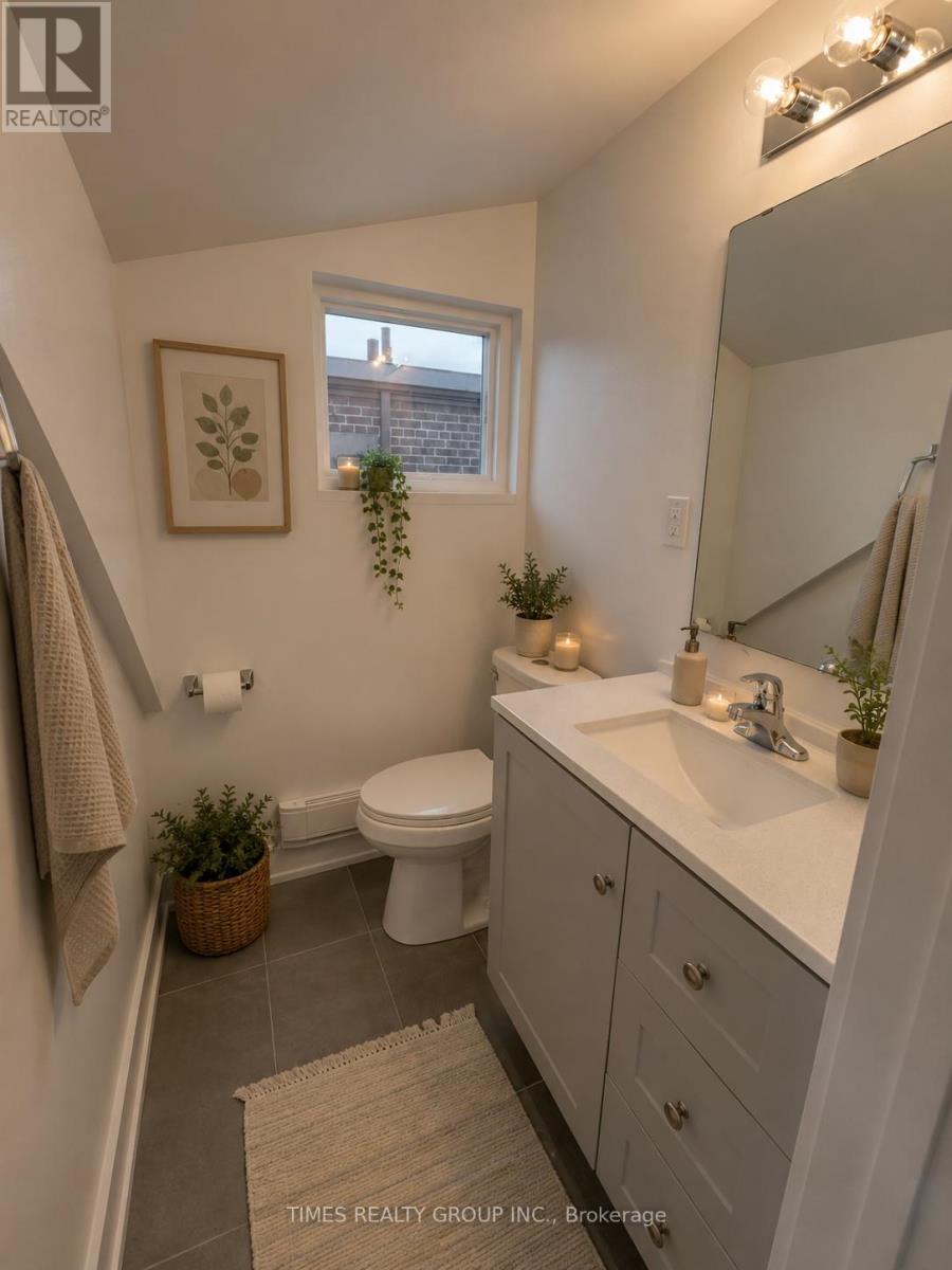 3 - 137 Curzon Street, Toronto, Ontario  M4M 3B6 - Photo 9 - E13106292