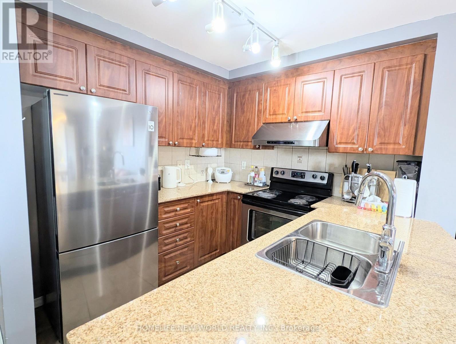 601 - 8 Maison Parc Court, Vaughan, Ontario  L4J 9K5 - Photo 10 - N13106266