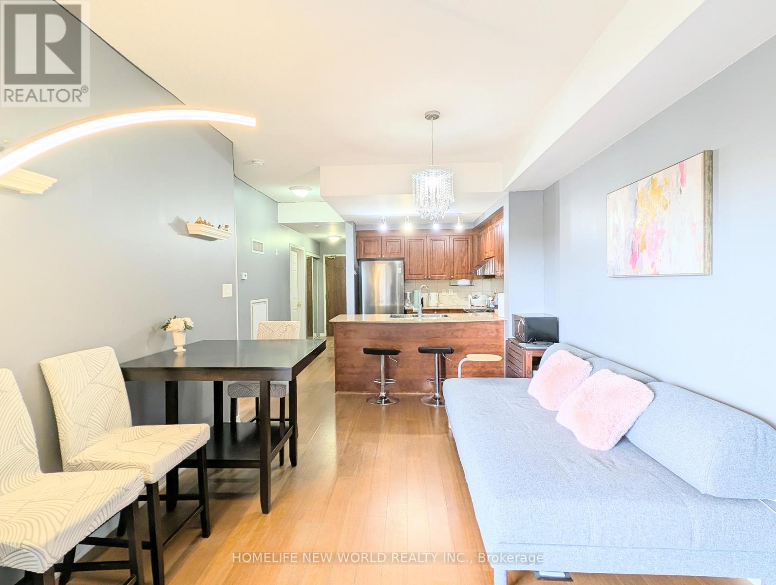 601 - 8 Maison Parc Court, Vaughan, Ontario  L4J 9K5 - Photo 8 - N13106266