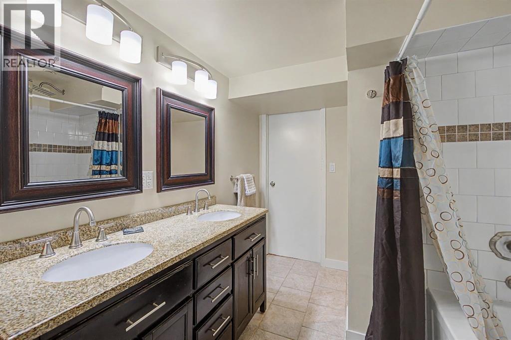 359 Woodvale Crescent SW, Calgary, Alberta  T2W 3L3 - Photo 23 - A2307643
