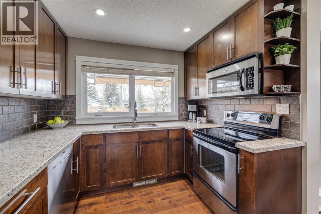 5207 Grove Hill Road SW, Calgary, Alberta  T3E 4G7 - Photo 15 - A2305858