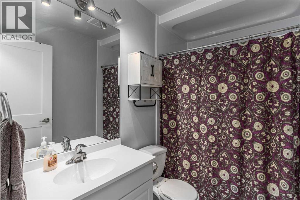 36 Bearberry Crescent NW, Calgary, Alberta  T3K 1R2 - Photo 14 - A2308419