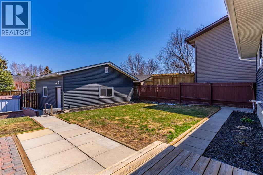 36 Bearberry Crescent NW, Calgary, Alberta  T3K 1R2 - Photo 28 - A2308419
