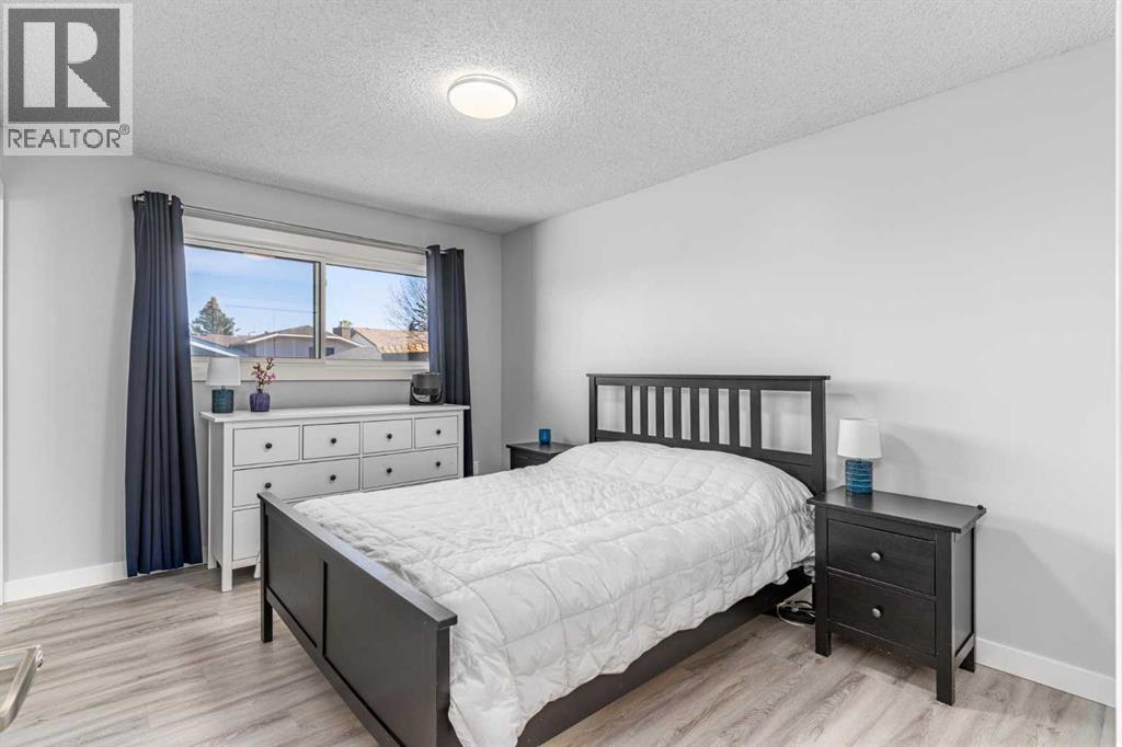 36 Bearberry Crescent NW, Calgary, Alberta  T3K 1R2 - Photo 15 - A2308419