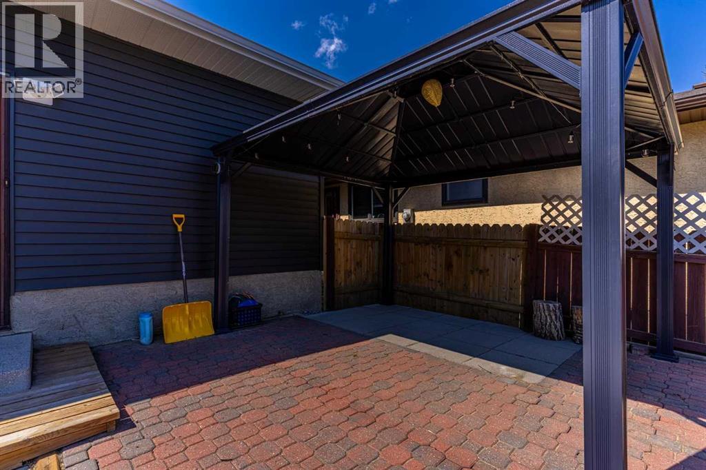 36 Bearberry Crescent NW, Calgary, Alberta  T3K 1R2 - Photo 31 - A2308419