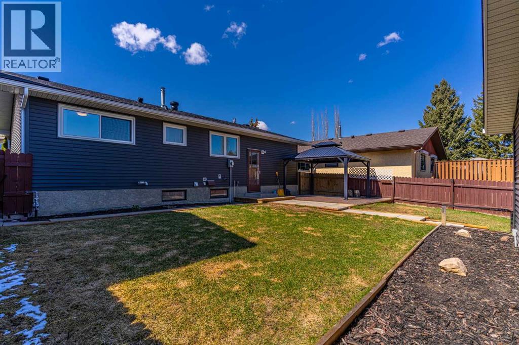 36 Bearberry Crescent NW, Calgary, Alberta  T3K 1R2 - Photo 30 - A2308419