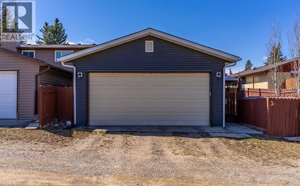 36 Bearberry Crescent NW, Calgary, Alberta  T3K 1R2 - Photo 33 - A2308419