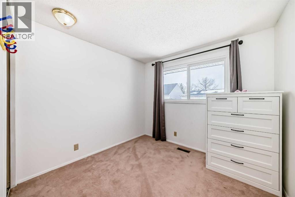 12 Radcliffe Court SE, Calgary, Alberta  T2A 6B1 - Photo 15 - A2298425