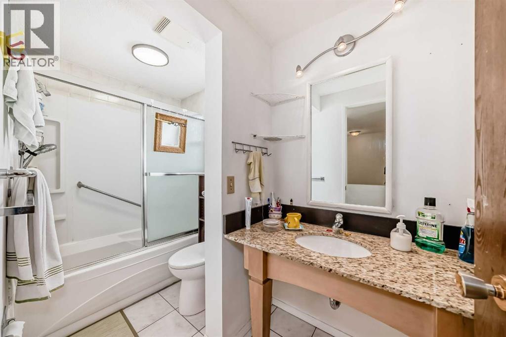 12 Radcliffe Court SE, Calgary, Alberta  T2A 6B1 - Photo 17 - A2298425