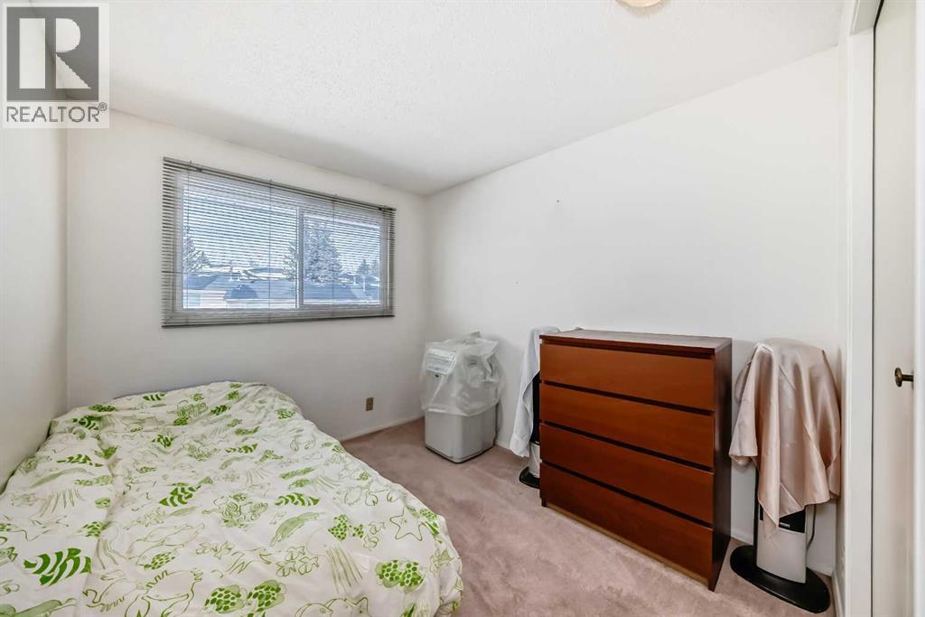 12 Radcliffe Court SE, Calgary, Alberta  T2A 6B1 - Photo 13 - A2298425