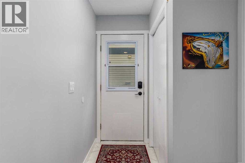 76 Woodborough Crescent SW, Calgary, Alberta  T2W 5A2 - Photo 11 - A2308926