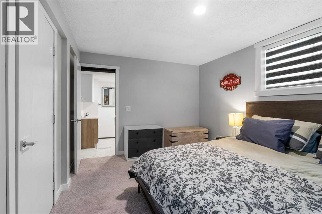 76 Woodborough Crescent SW, Calgary, Alberta  T2W 5A2 - Photo 22 - A2308926