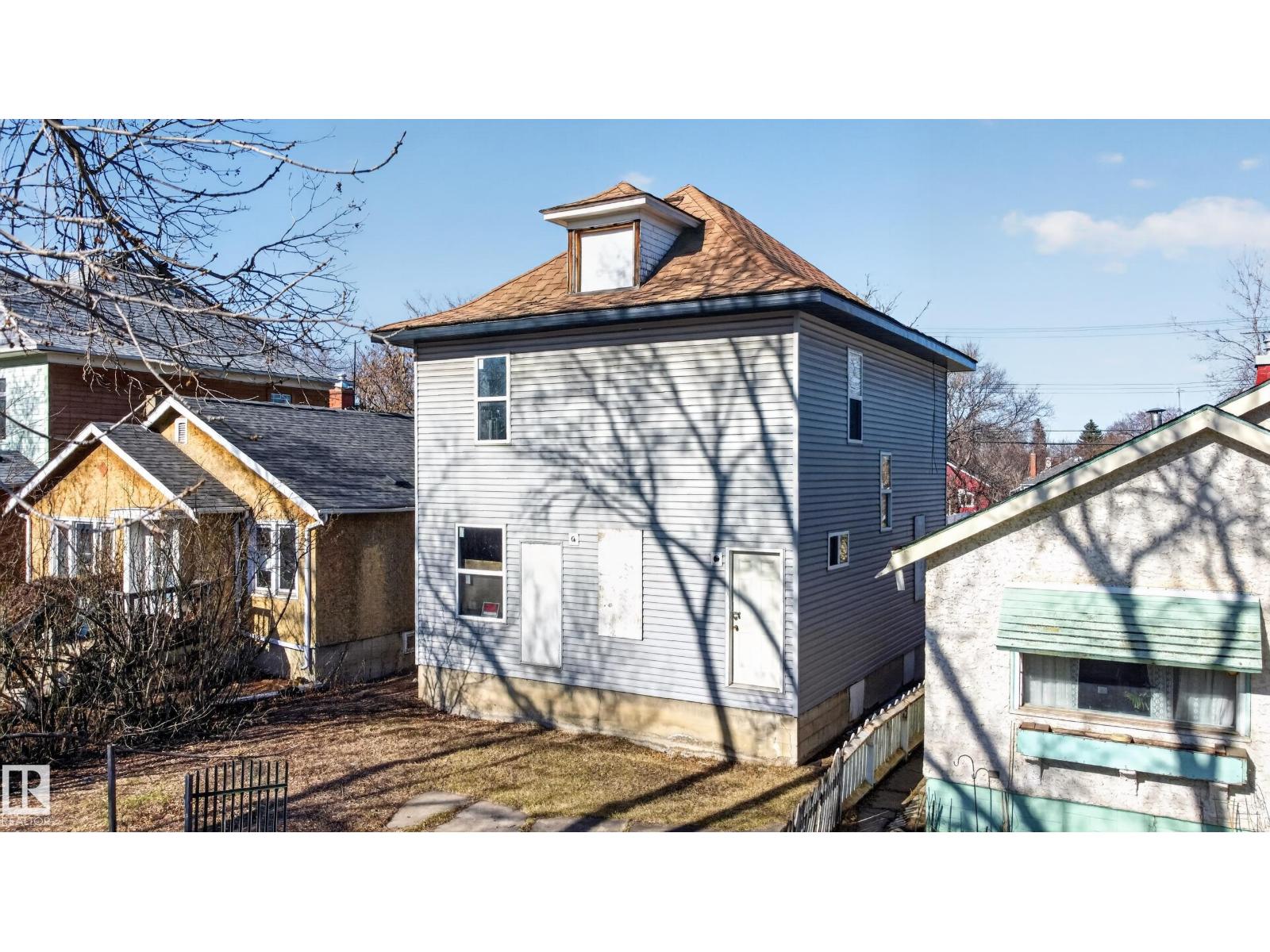 11226 97 St Nw, Edmonton, Alberta  T5G 1X1 - Photo 3 - E4486773