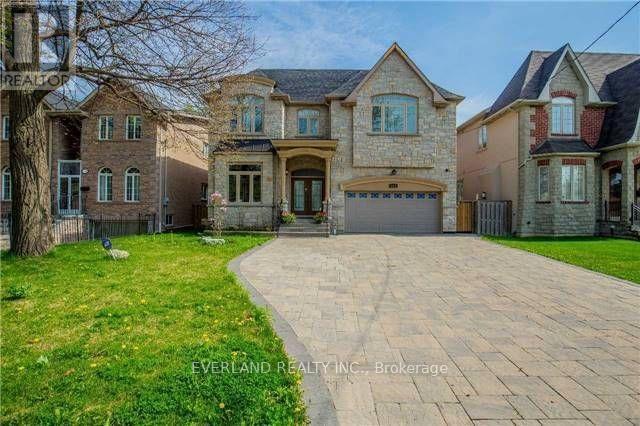 369 HOLLYWOOD MAIN AVENUE, Toronto, Ontario