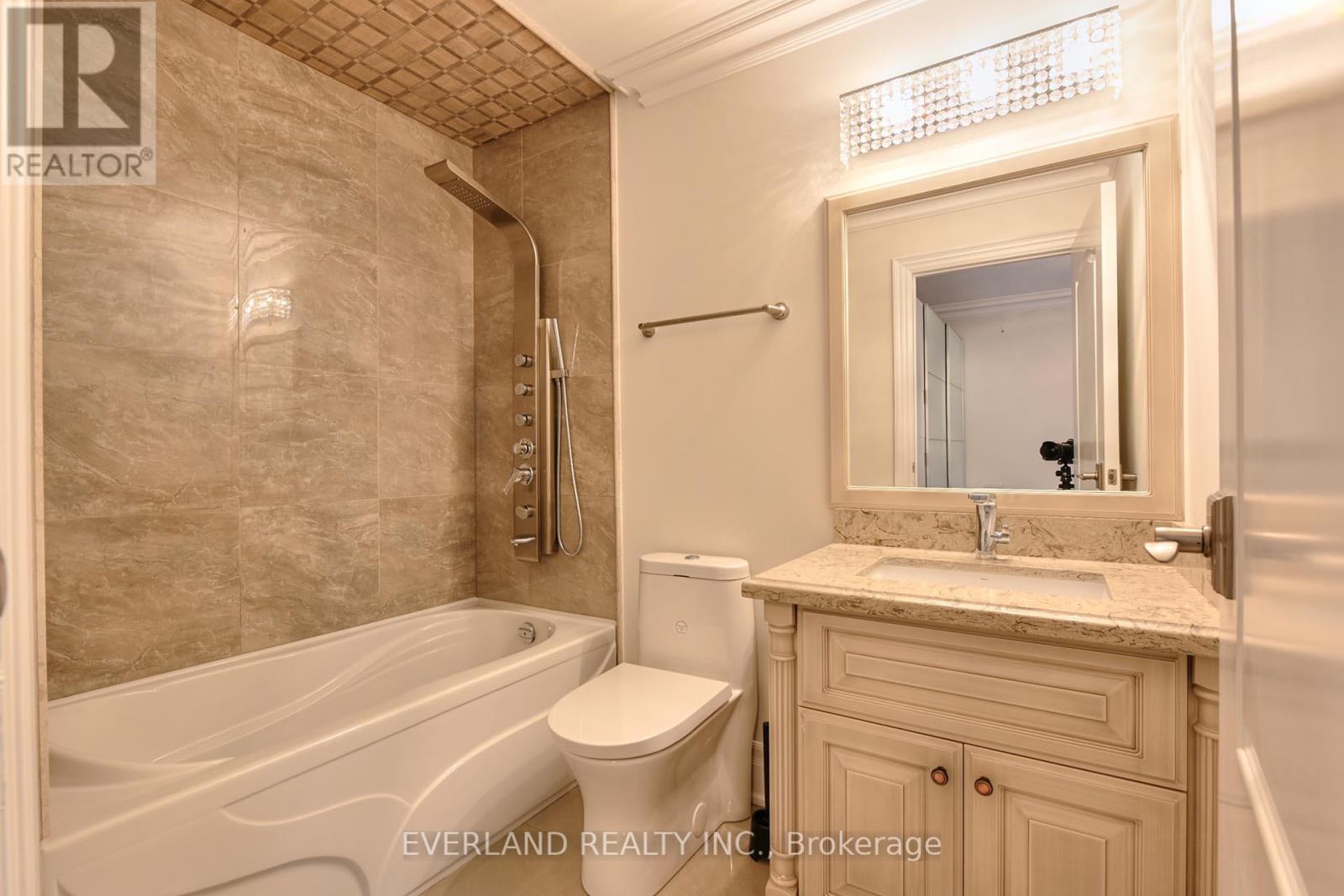 369 Hollywood Main Avenue, Toronto, Ontario  M2N 3L3 - Photo 26 - C13106340
