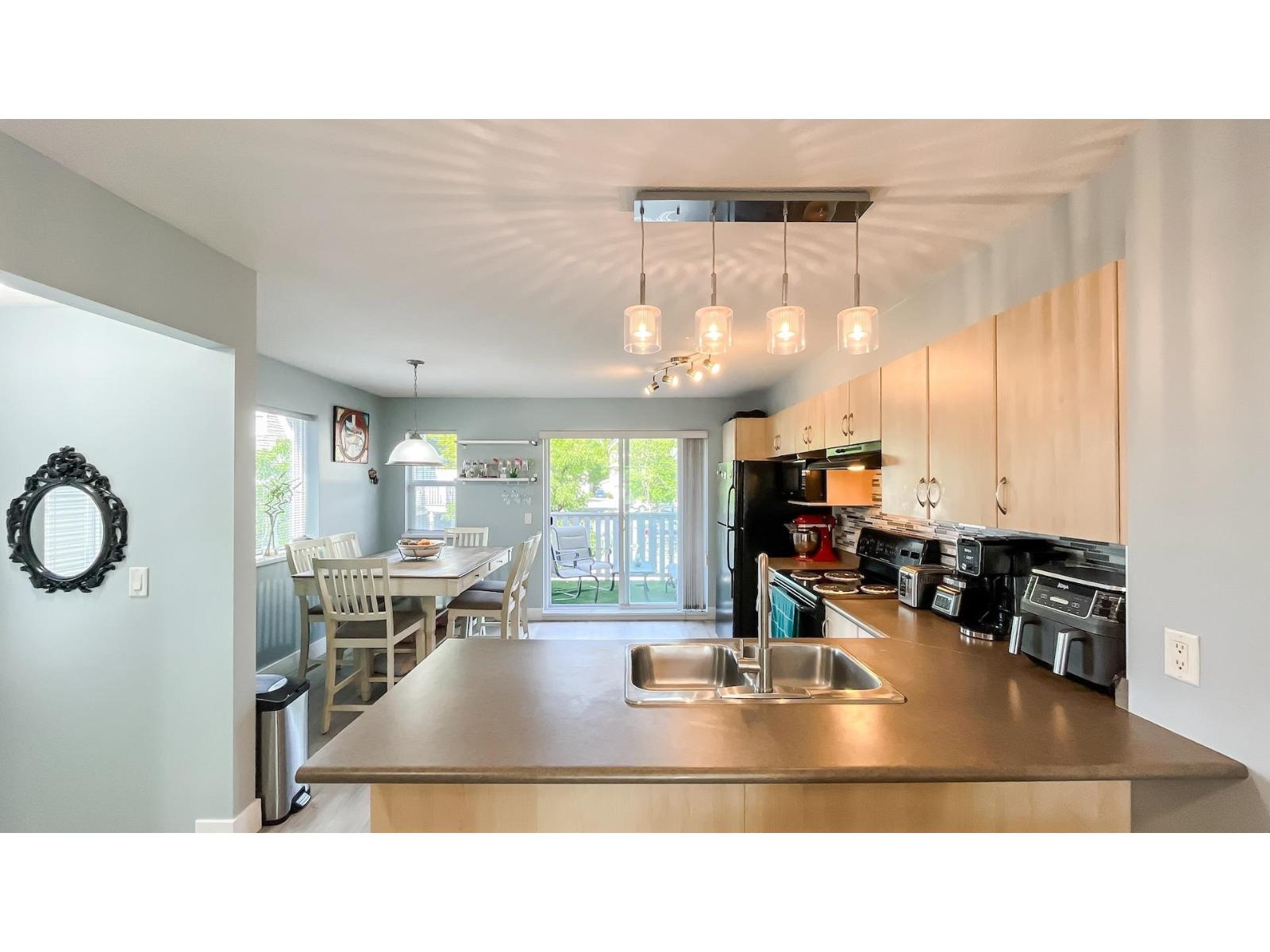 5 15871 85 AVENUE, Surrey, British Columbia