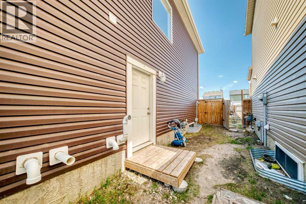 299 Saddlebrook Circle Ne, Calgary, Alberta  T3J 0K2 - Photo 2 - A2308566