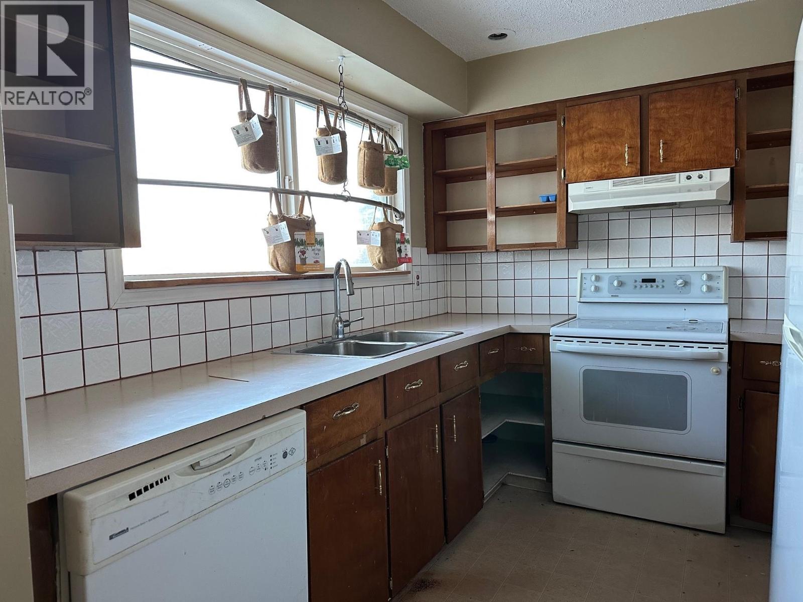 11308 89a Street, Fort St. John, British Columbia  V1J 5N3 - Photo 2 - R3093661