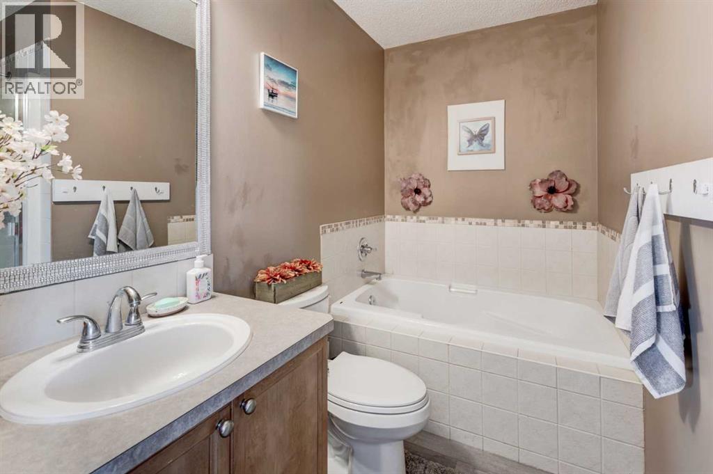 52 Bridlemeadows Common Sw, Calgary, Alberta  T2Y 4V4 - Photo 18 - A2295053