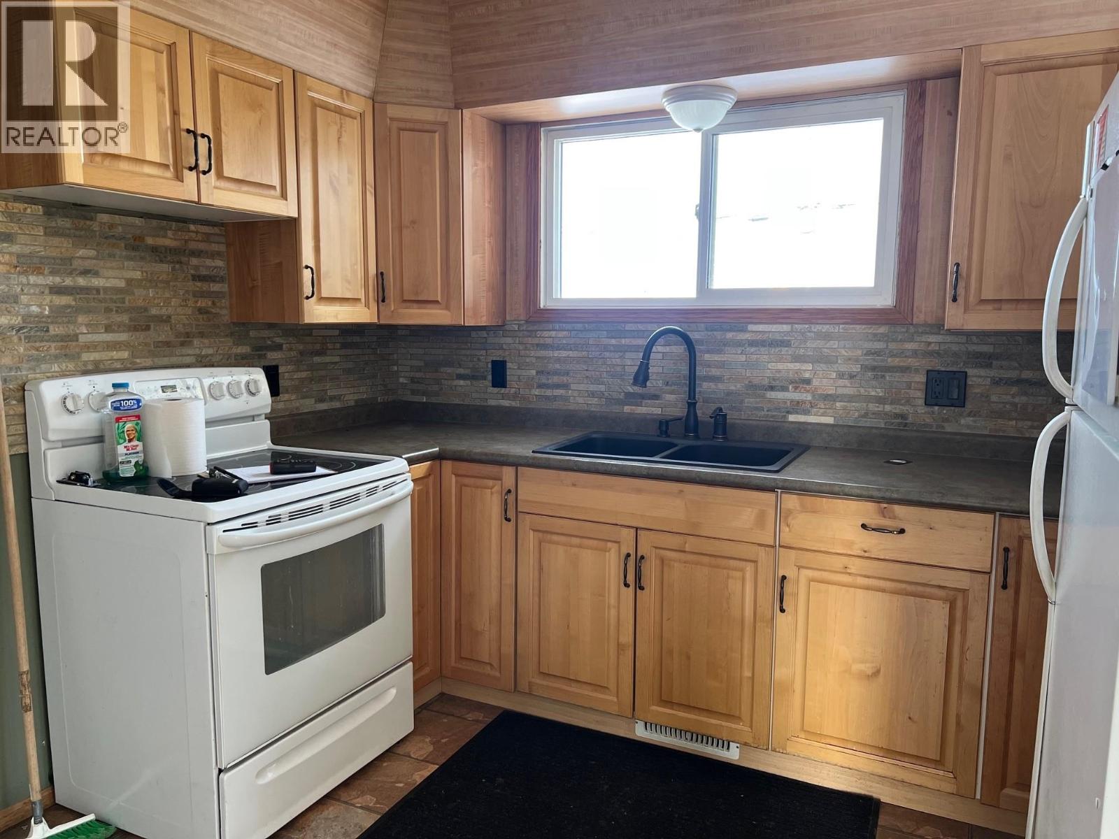12261 242 Road, Fort St. John, British Columbia  V1J 4M7 - Photo 3 - R3102016