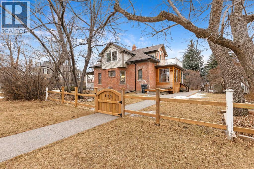 725 Macleod Trail SW, High River, Alberta  T1V 1B8 - Photo 3 - A2283870