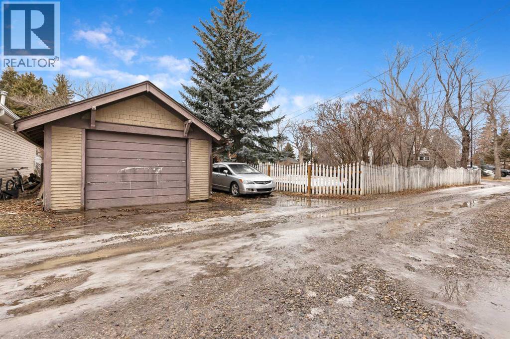725 Macleod Trail SW, High River, Alberta  T1V 1B8 - Photo 10 - A2283870