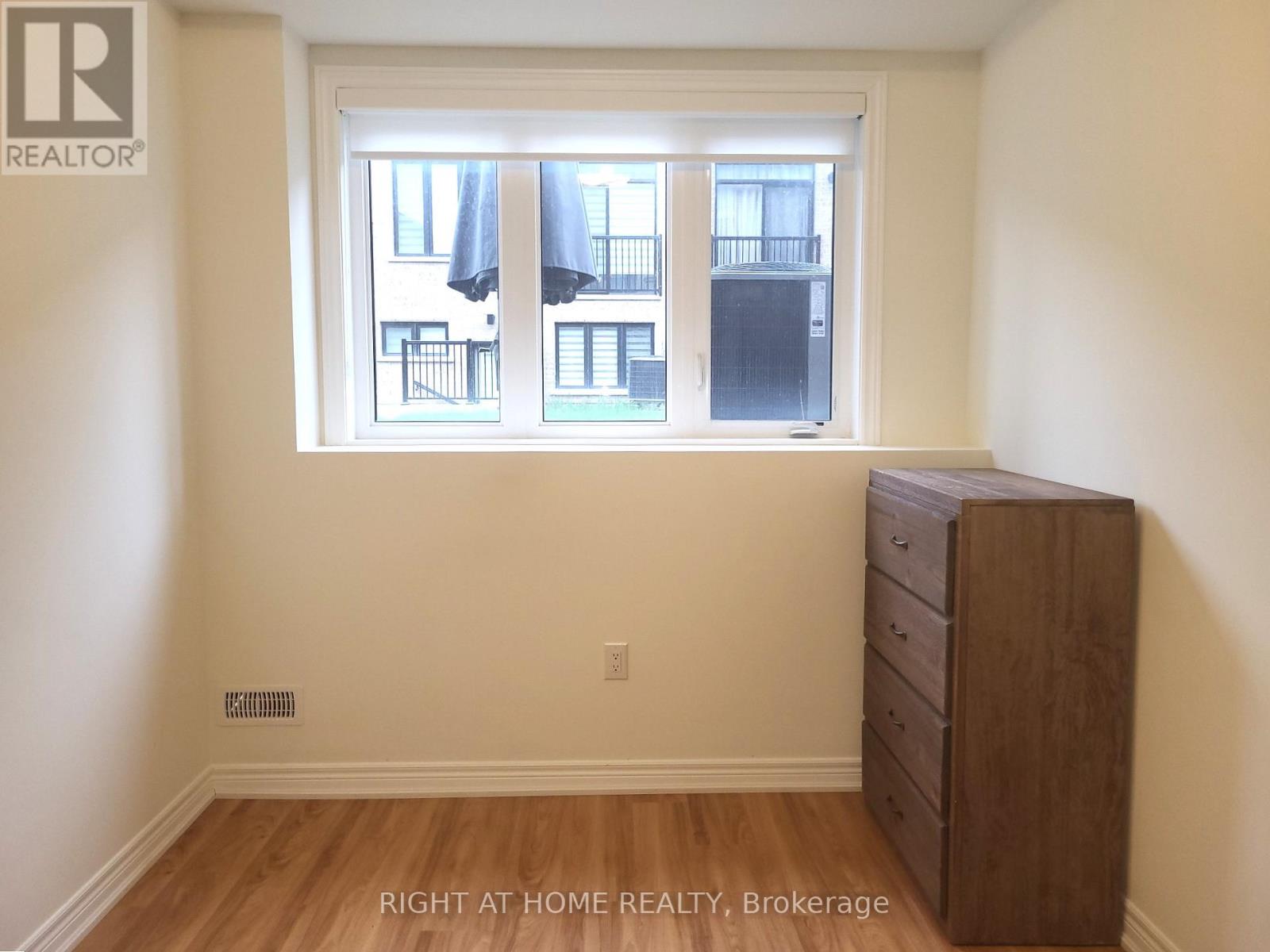 56 Singhampton Road, Vaughan, Ontario  L4H 5J6 - Photo 4 - N13106364