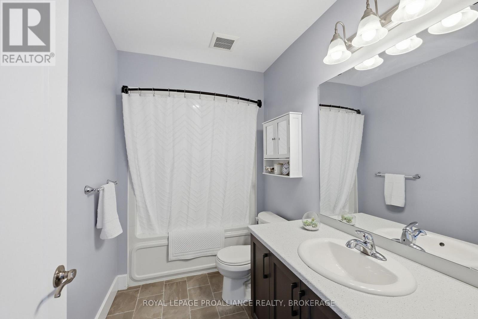 176 Dr Richard James Crescent, Loyalist, Ontario  K7N 0B9 - Photo 31 - X13104486
