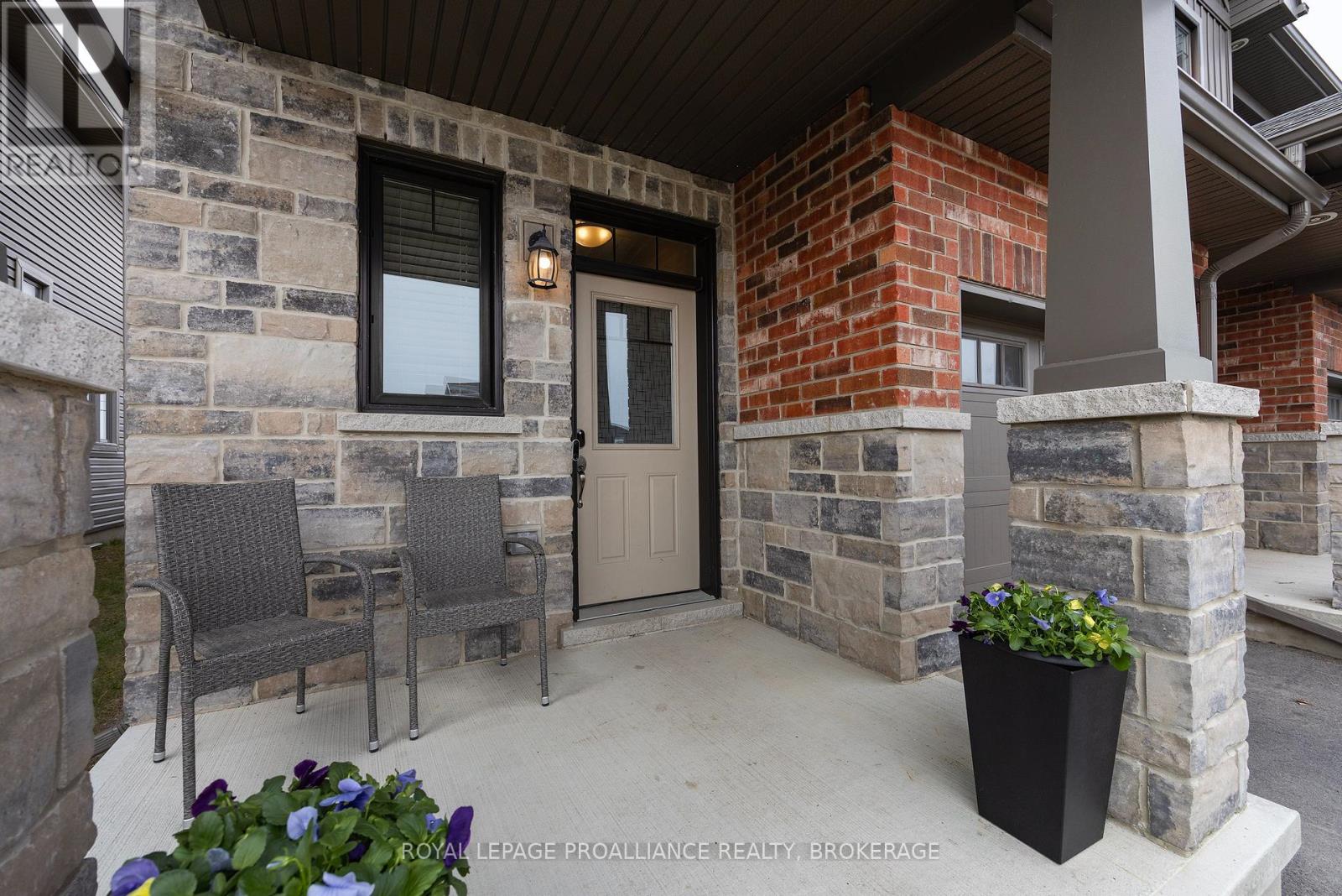 176 Dr Richard James Crescent, Loyalist, Ontario  K7N 0B9 - Photo 4 - X13104486
