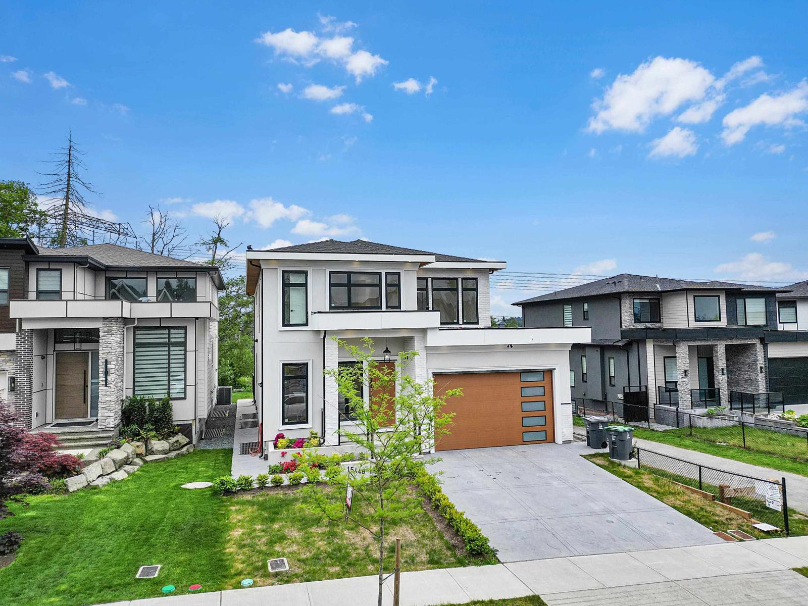 15448 76b Avenue, Surrey, British Columbia  V3S 3P3 - Photo 3 - R3113678