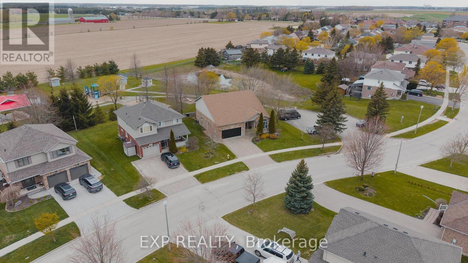 89 Andrews Drive, Mapleton, Ontario  N0G 1P0 - Photo 2 - X13106362