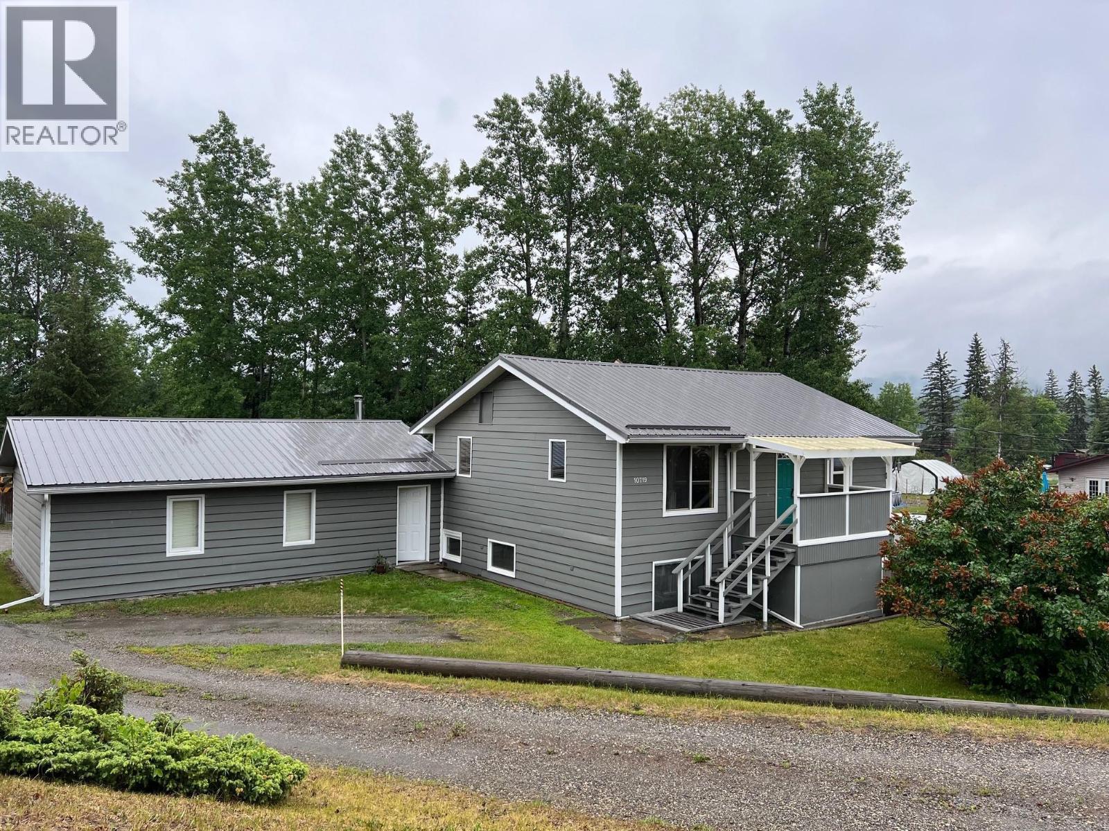 10719 Dr Greene Street, Hudsons Hope, British Columbia  V0C 1V0 - Photo 1 - R3016245