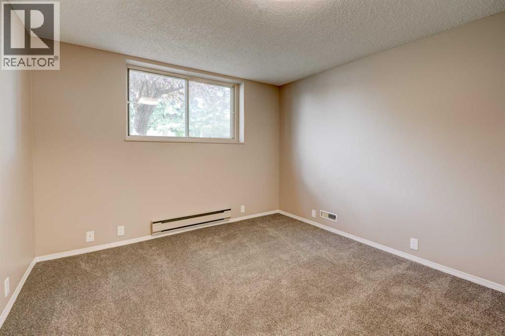 27 Dovely Way SE, Calgary, Alberta  T2B 2K7 - Photo 24 - A2308892