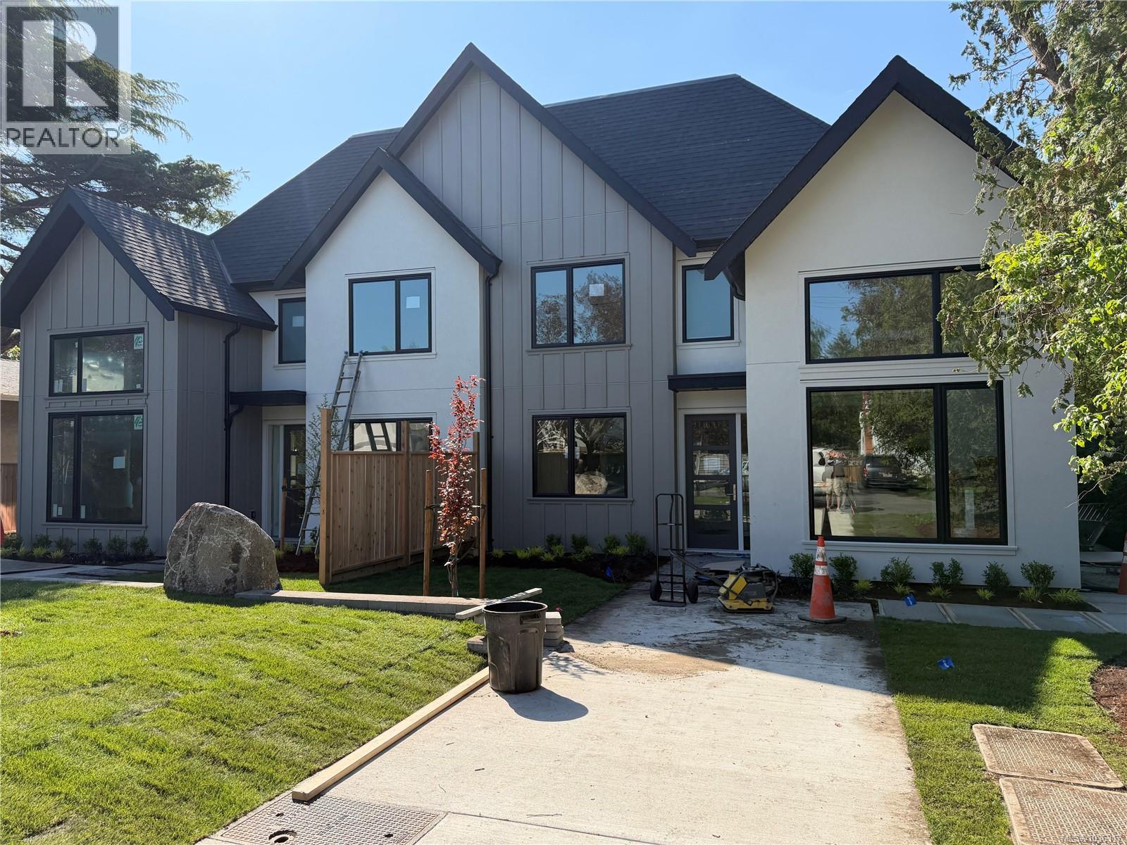 2 2456 Tod Rd, Oak Bay, British Columbia  V8R 2N1 - Photo 1 - 1036317