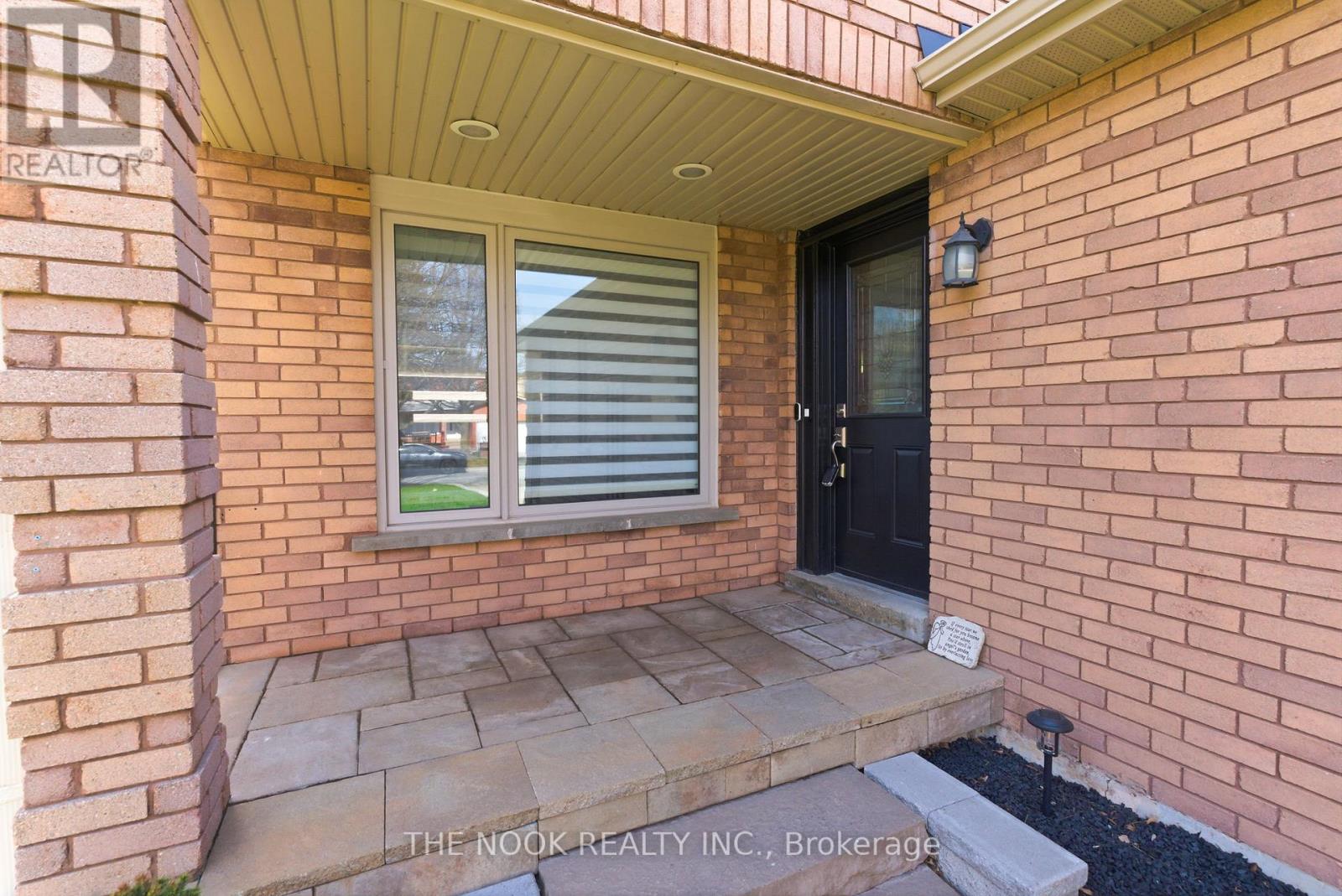 10 Linden Lane, Whitchurch-Stouffville, Ontario  L4A 5S1 - Photo 5 - N13106438